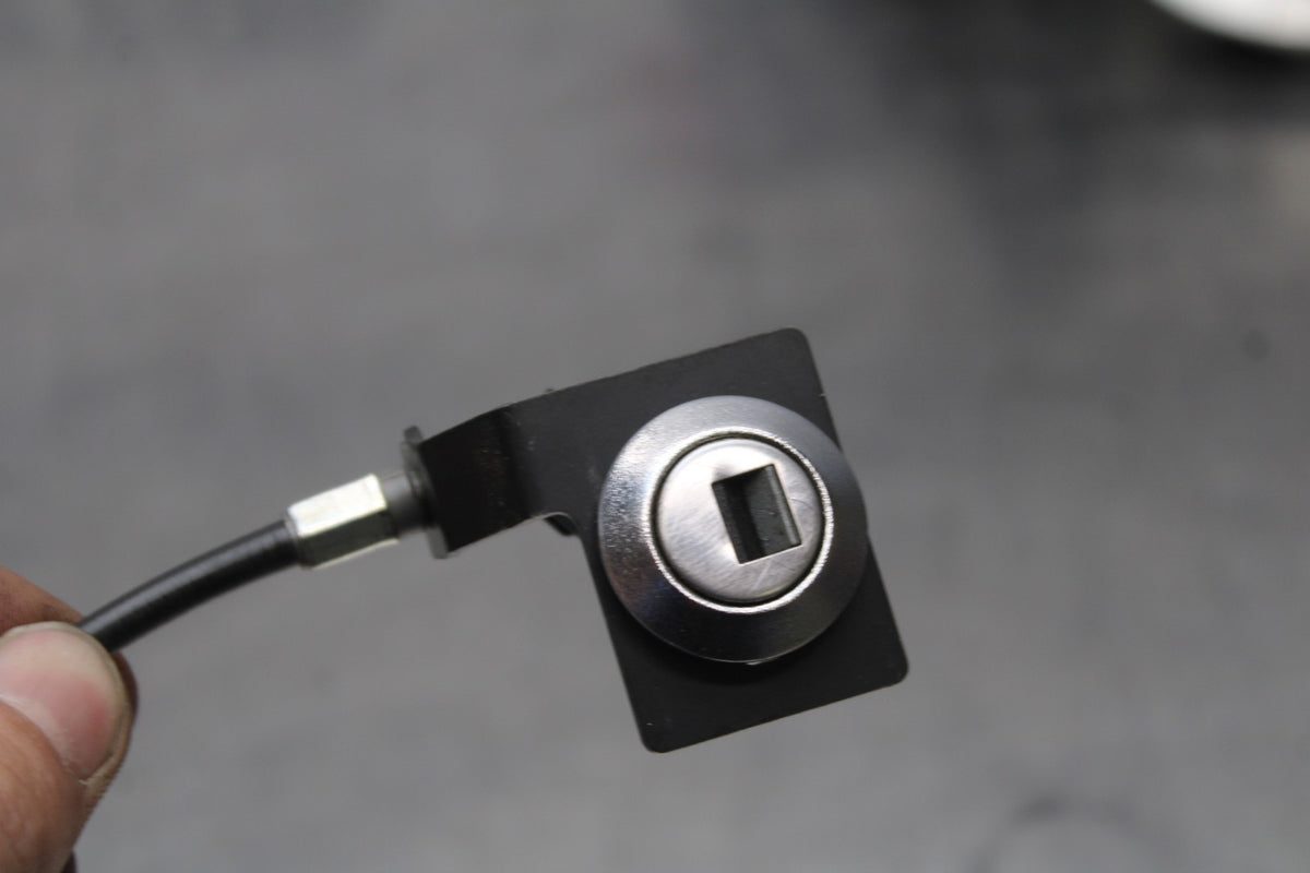 25 KAWASAKI Z900 IGNITION LOCK KEY SET W/ GAS CAP AND SEAT LOCK BB928