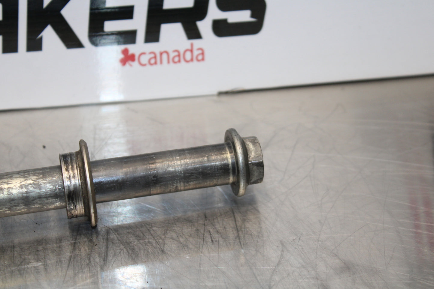 04-05 KAWASAKI NINJA ZX10R FRONT WHEEL RIM AXLE PIVOT BOLT BB163