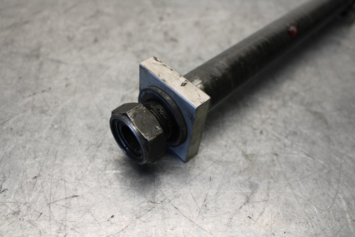 1998 Yamaha YZF R1 REAR AXLE BACK WHEEL RIM PIVOT BOLT AXEL 4XV-25381-00-00 BB53