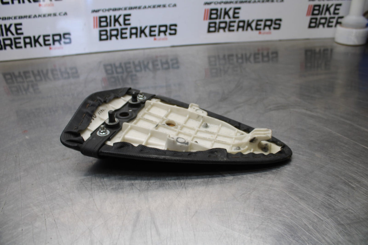 07-08 KAWASAKI NINJA ZX6R REAR BACK PASSENGER SEAT PAD SADDLE PILLION BB175