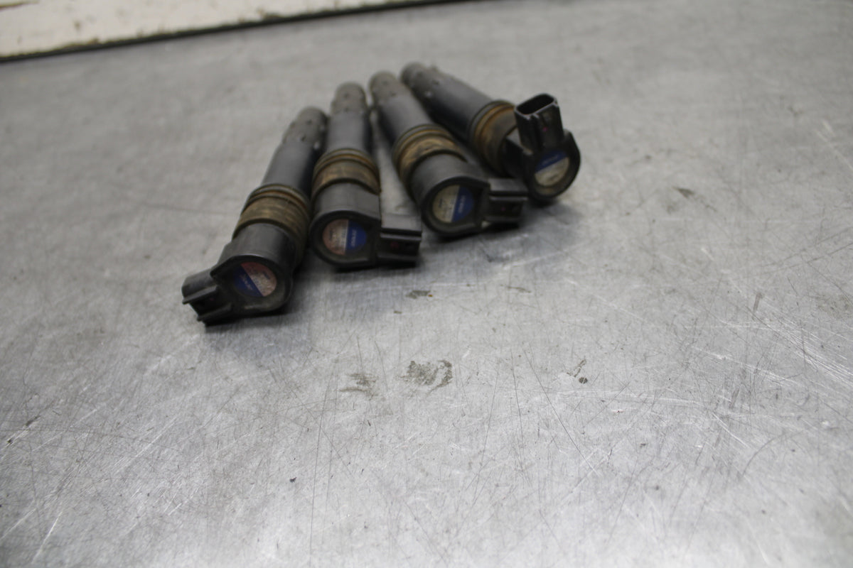 05-06 SUZUKI GSXR1000 IGNITION COILS COIL SPARK PLUG CAPS 33410-35F10 BB677