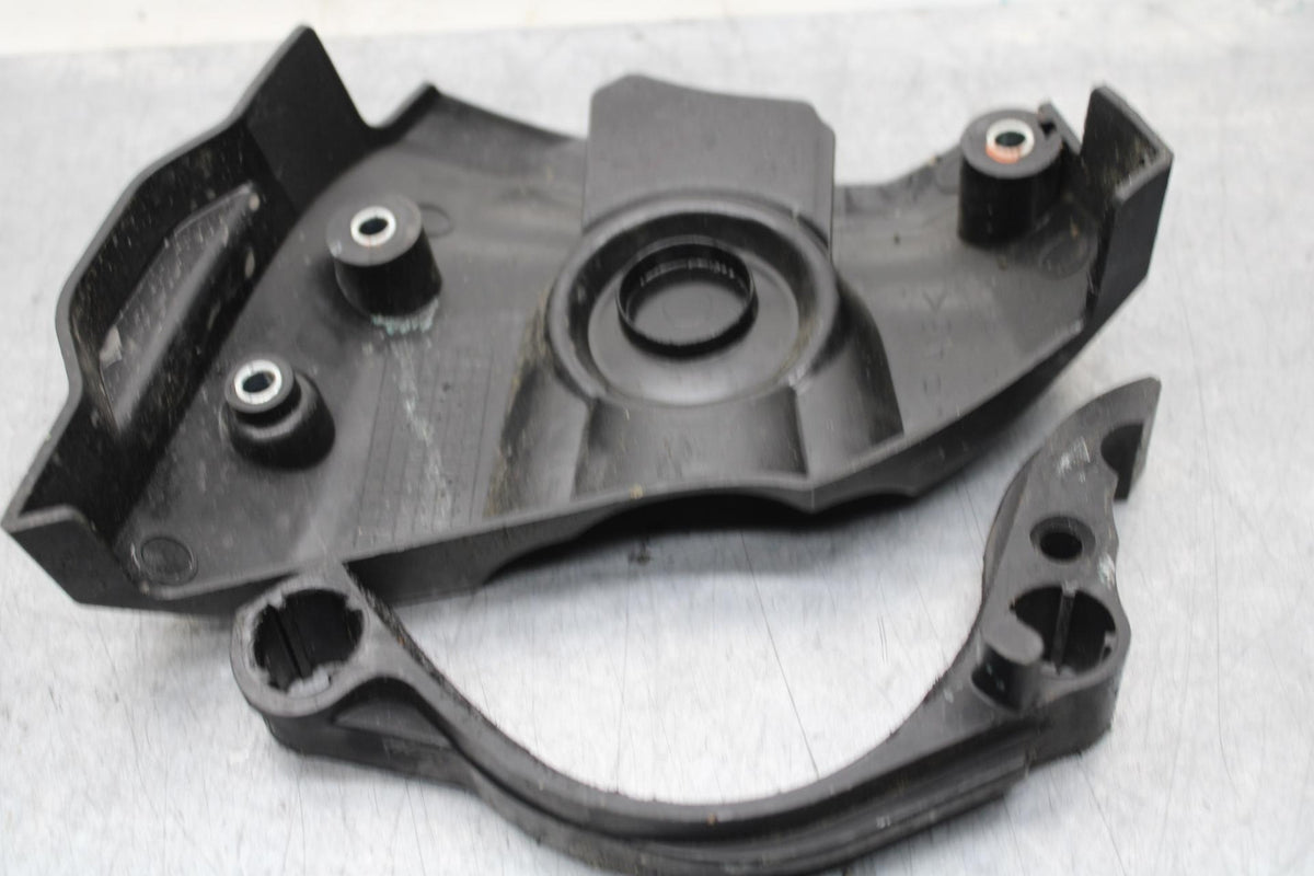 22-23 YAMAHA YZF R7 ENGINE SPROCKET COVER BB583