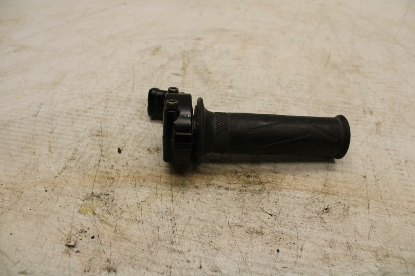16-21 YAMAHA XSR900 THROTTLE CABLE LINE HOUSING GUIDE BB362