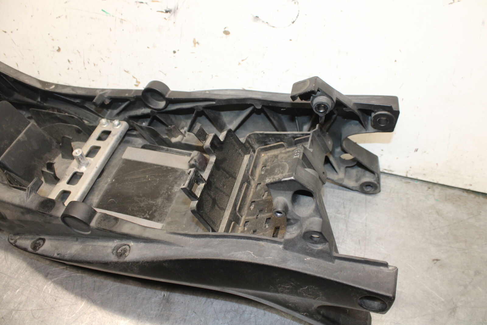 08-09 SUZUKI GSXR600 REAR SUBFRAME BACK SUB FRAME BB728