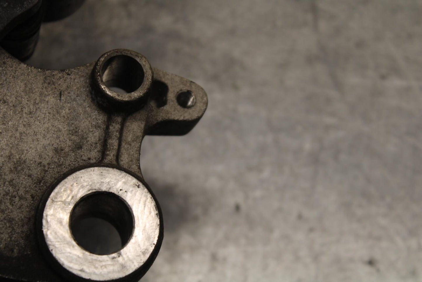 15-16 KAWASAKI EX300 REAR BACK BRAKE CALIPER W MOUNT BRACKET BB635