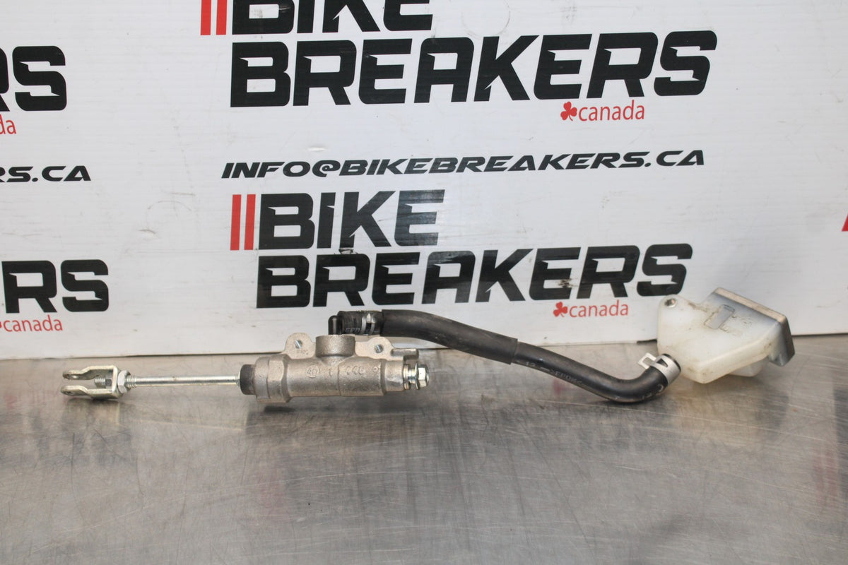 15 SUZUKI GW250F REAR BACK BRAKE MASTER CYLINDER W RESERVOIR BB789