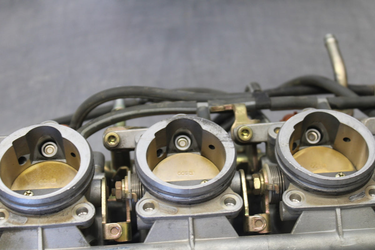 05 YAMAHA YZF R6 MAIN FUEL INJECTORS / THROTTLE BODIES BB894