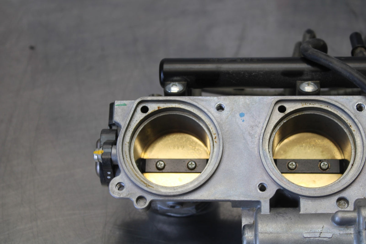 20 TRIUMPH STREET TRIPLE 765 MAIN FUEL INJECTORS / THROTTLE BODIES BB864