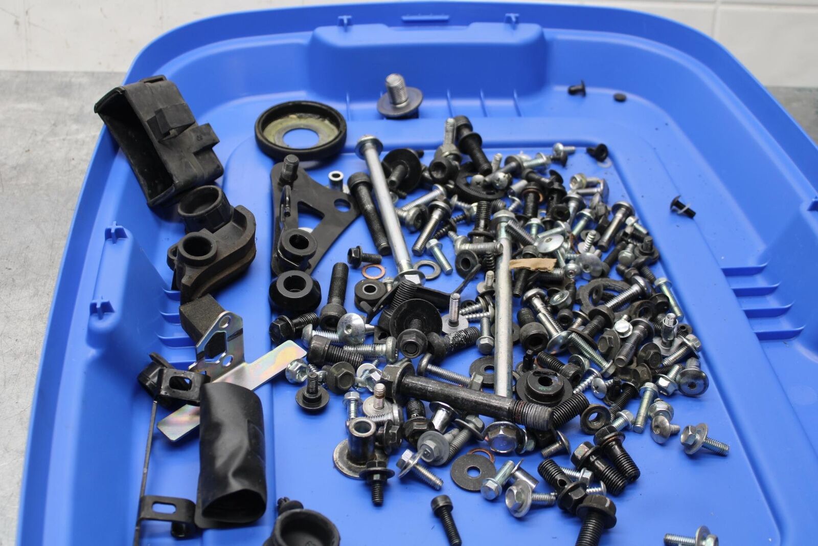 19-21 YAMAHA YZF R3 MISCELLANEOUS BOLTS SCREWS HARDWARE BB588