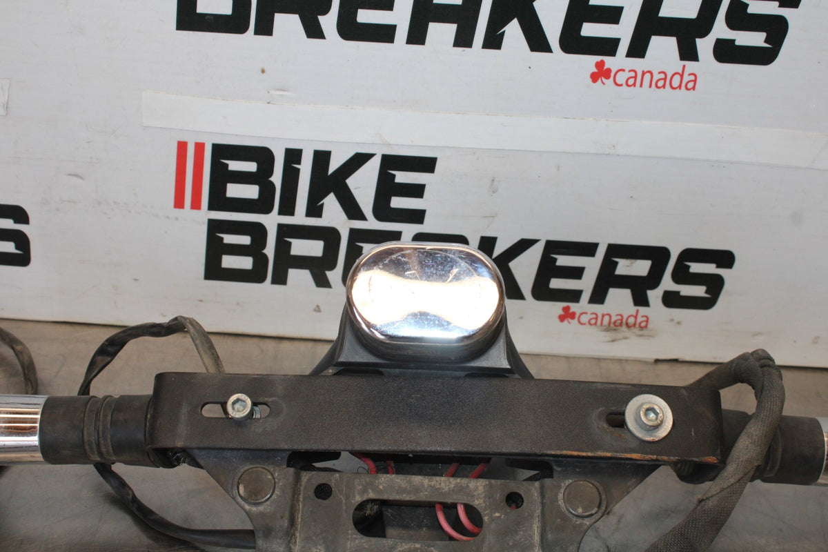 95 HONDA SHADOW 1100 REAR TURN SIGNAL BAR MOUNT & LIGHTS BB885