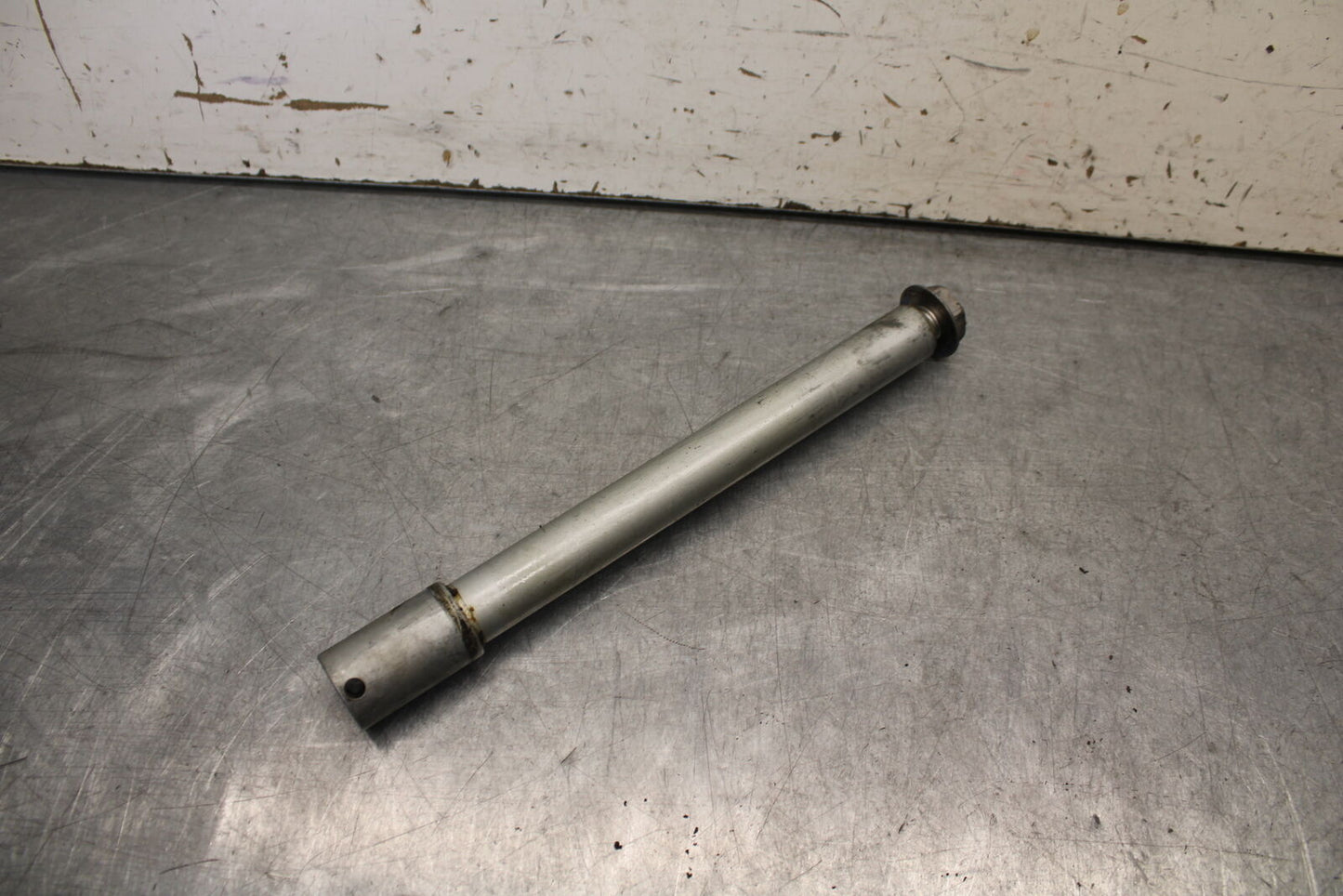 05-06 HONDA CBR600RR FRONT WHEEL RIM AXLE PIVOT BOLT 44301-MEE-D00 BB655