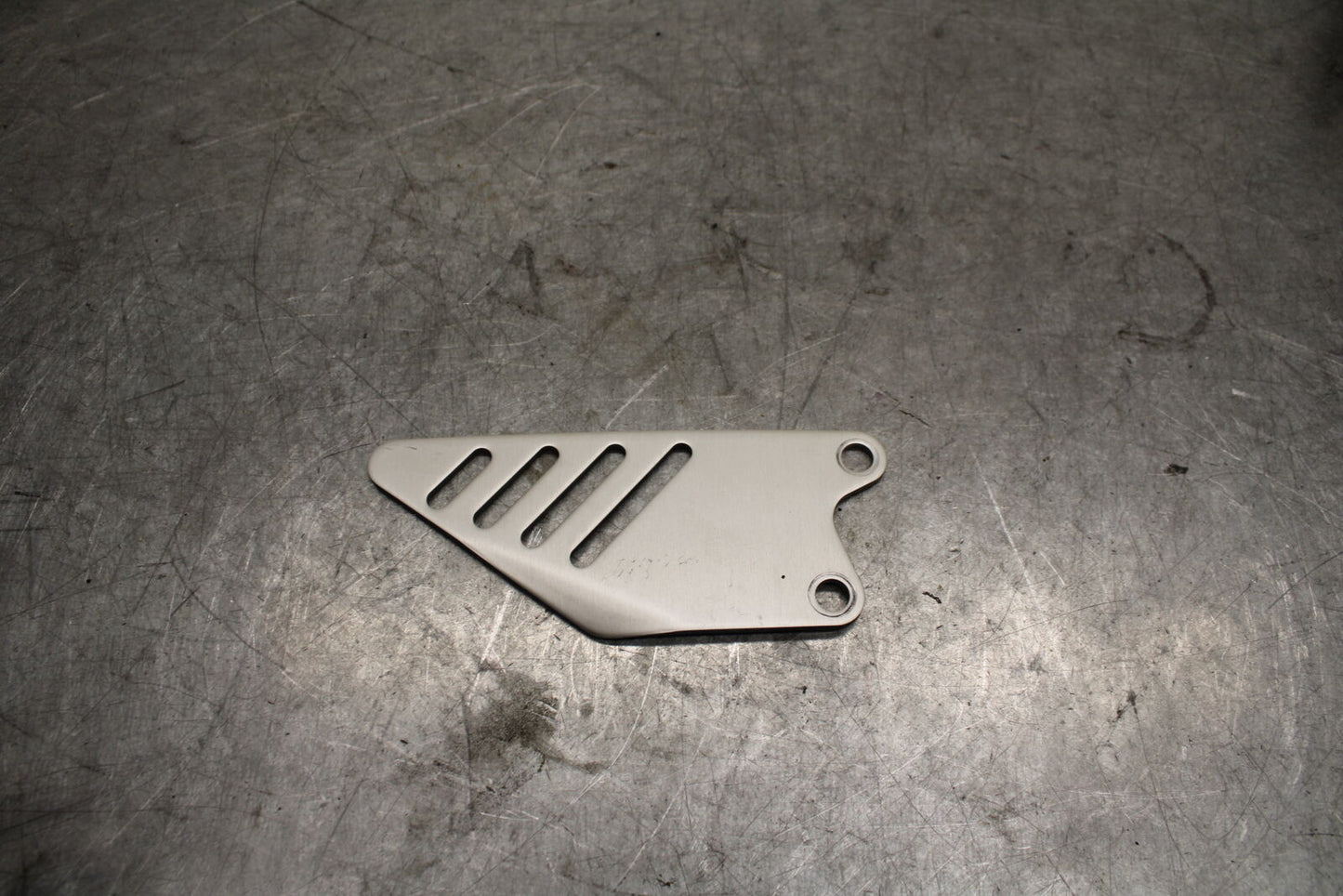 13-18 KAWASAKI NINJA ZX6R RIGHT REARSET REAR SET HEEL GUARD COVER  BB682