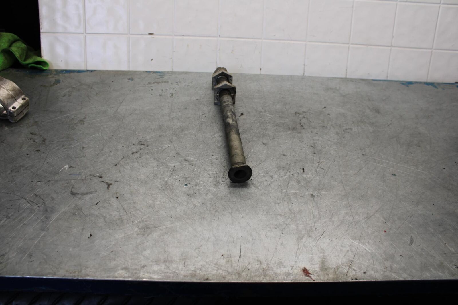 06-07 KAWASAKI NINJA ZX14R REAR AXLE BACK WHEEL RIM PIVOT BOLT AXEL bb433