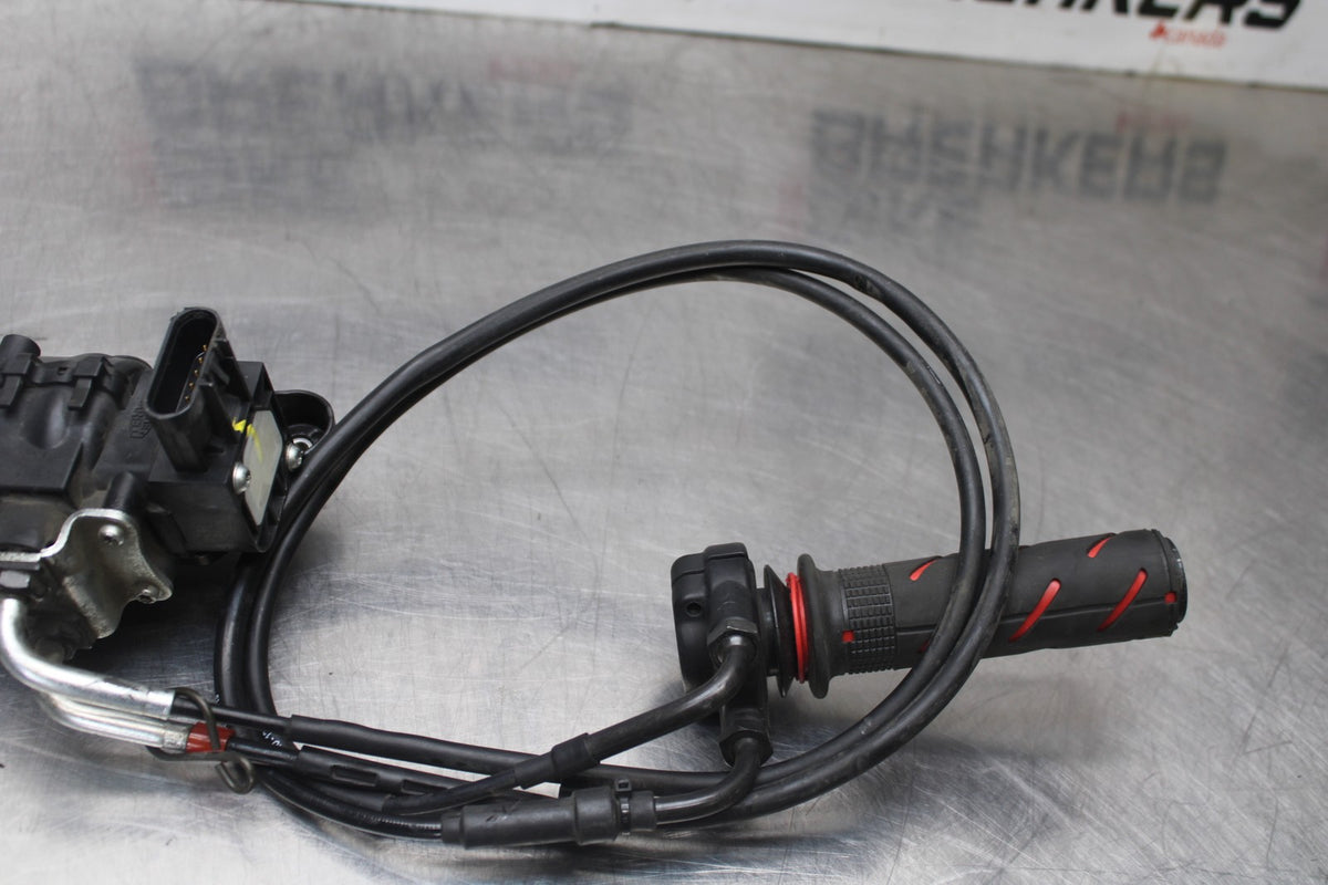 15 APRILIA RSV4 FACTORY APRC THROTTLE CABLES/ ACCELERATOR POSITION SENSOR BB901