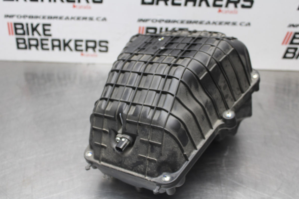 18-26 KAWASAKI Z400 AIRBOX AIR INTAKE FILTER BOX BB852