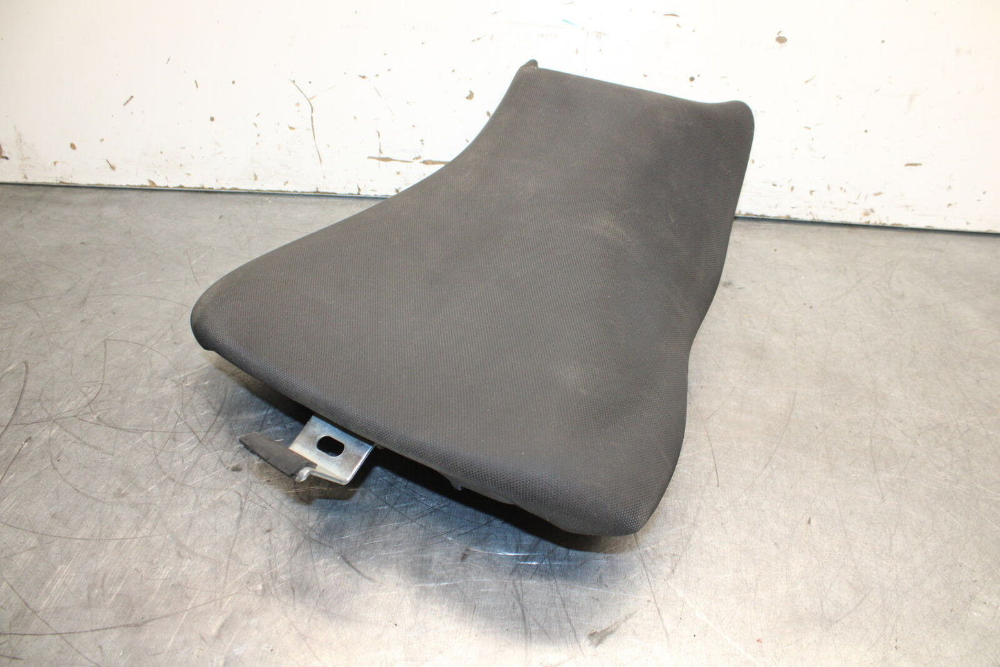 12-17 KAWASAKI ER-6N Z650 FRONT DRIVERS SEAT PAD SADDLE PILLION BB709
