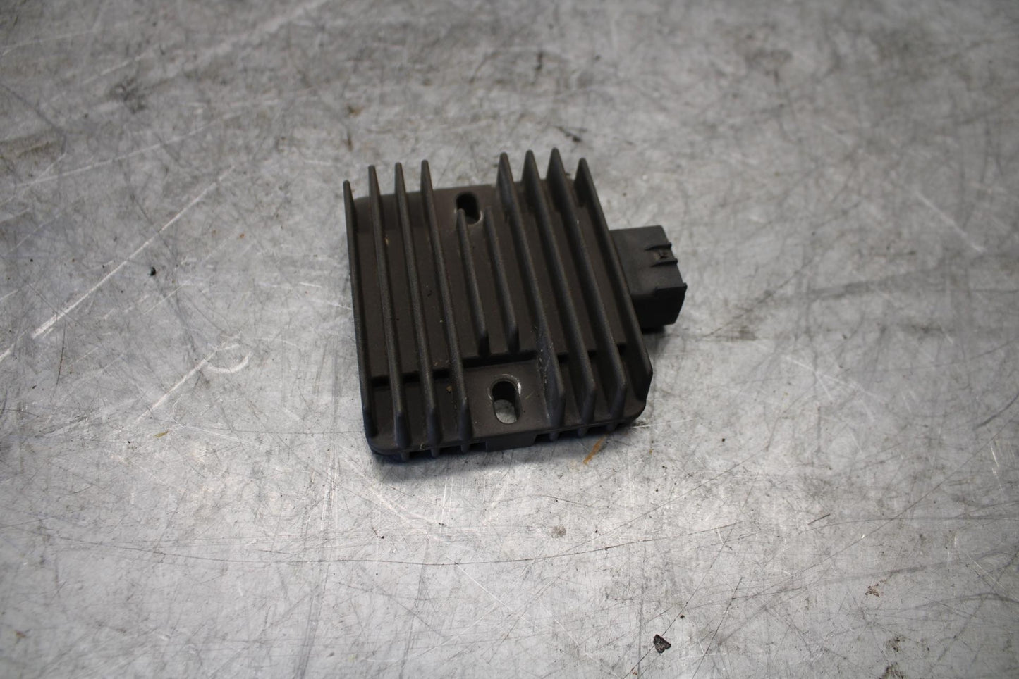 08-16 YAMAHA YZF R6 RECTIFIER VOLTAGE REGULATOR BB431