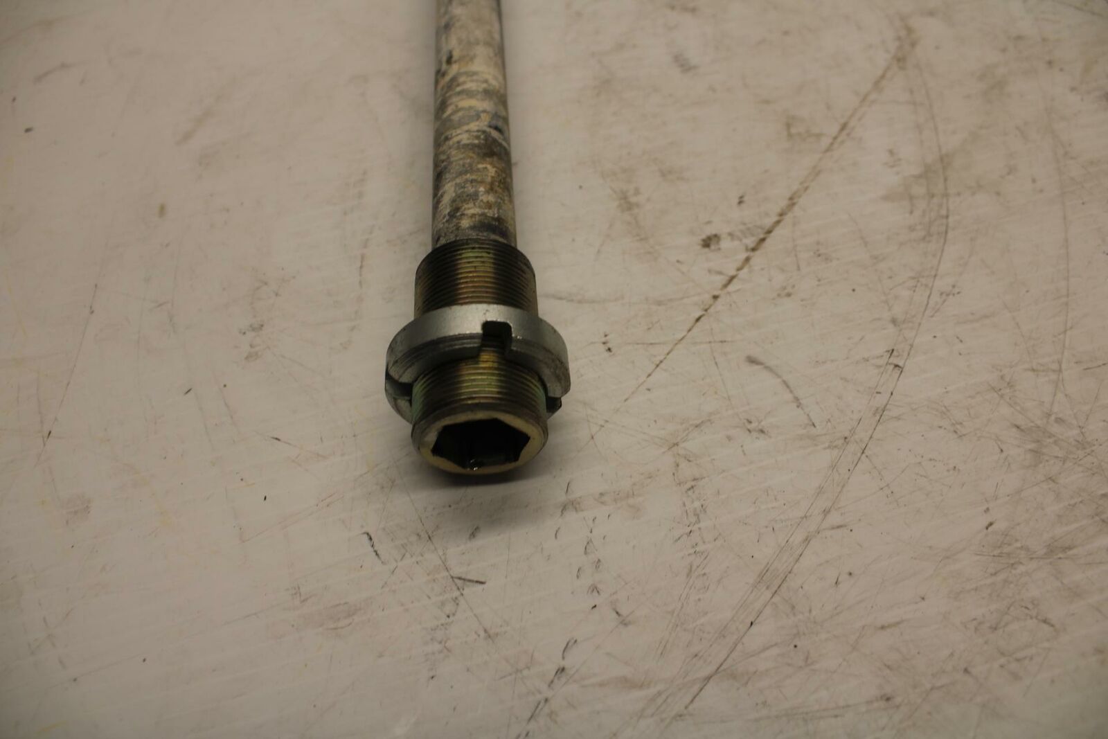 08-09 SUZUKI GSXR600 REAR BACK SWINGARM BOLT PIVOT AXLE 61211-01H00 BB250