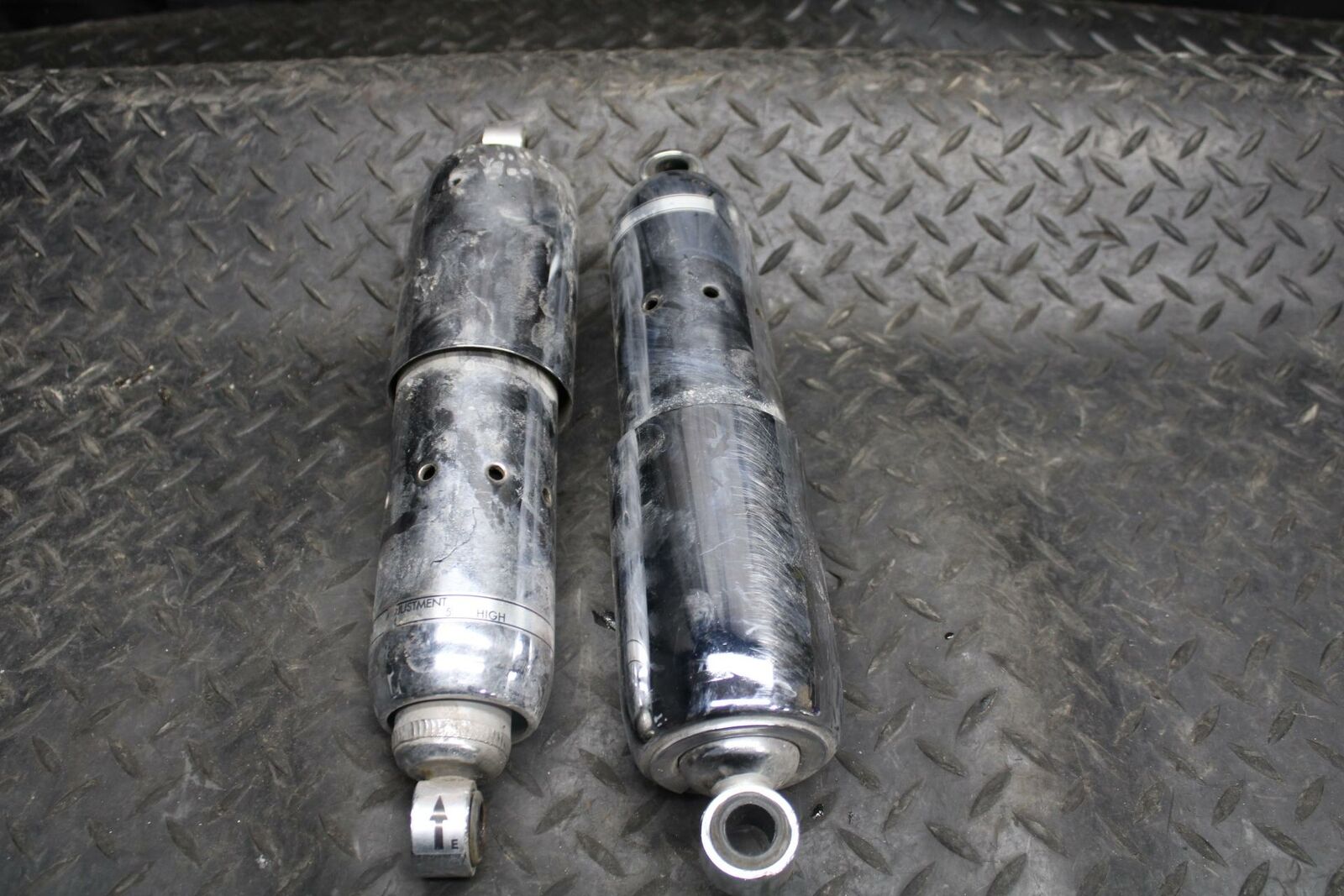 03-05 HONDA SHADOW CLASSIC 750 REAR BACK SHOCKS ABSORBER BB229