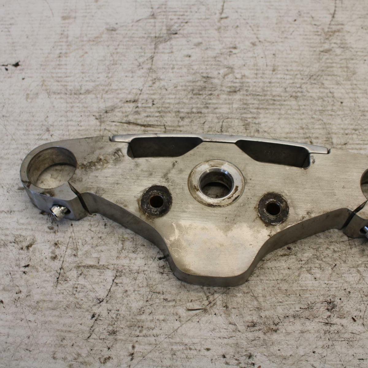 01 KAWASAKI VULCAN 1500 FORKS UPPER TRIPLE TREE CLAMP BB301