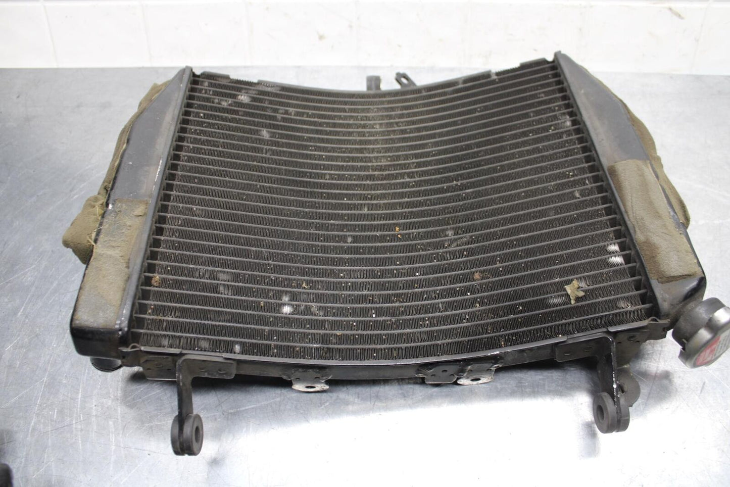 2007 Yamaha YZF R6S ENGINE RADIATOR MOTOR COOLER COOLING  BB594