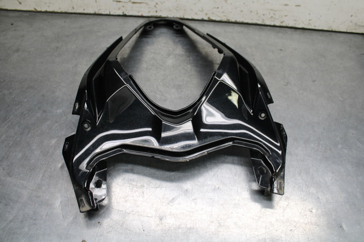 19-22 KAWASAKI Z400 CENTER REAR BACK TAIL FAIRING COWL BB738