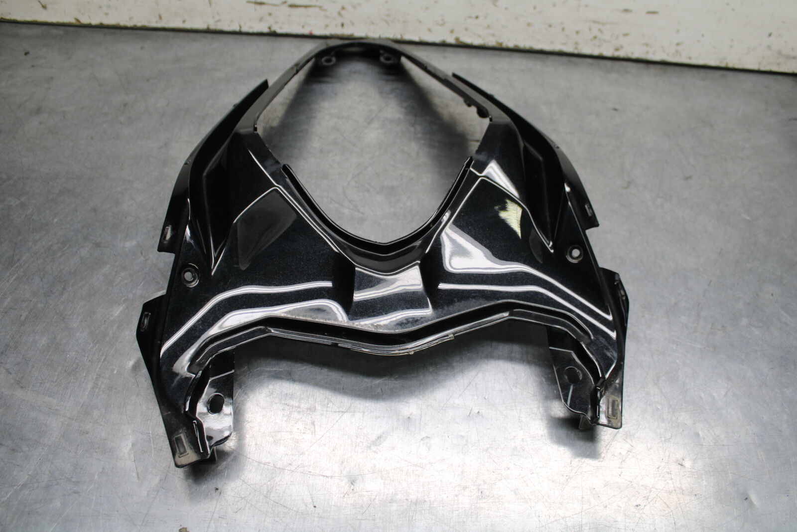 19-22 KAWASAKI Z400 CENTER REAR BACK TAIL FAIRING COWL BB738