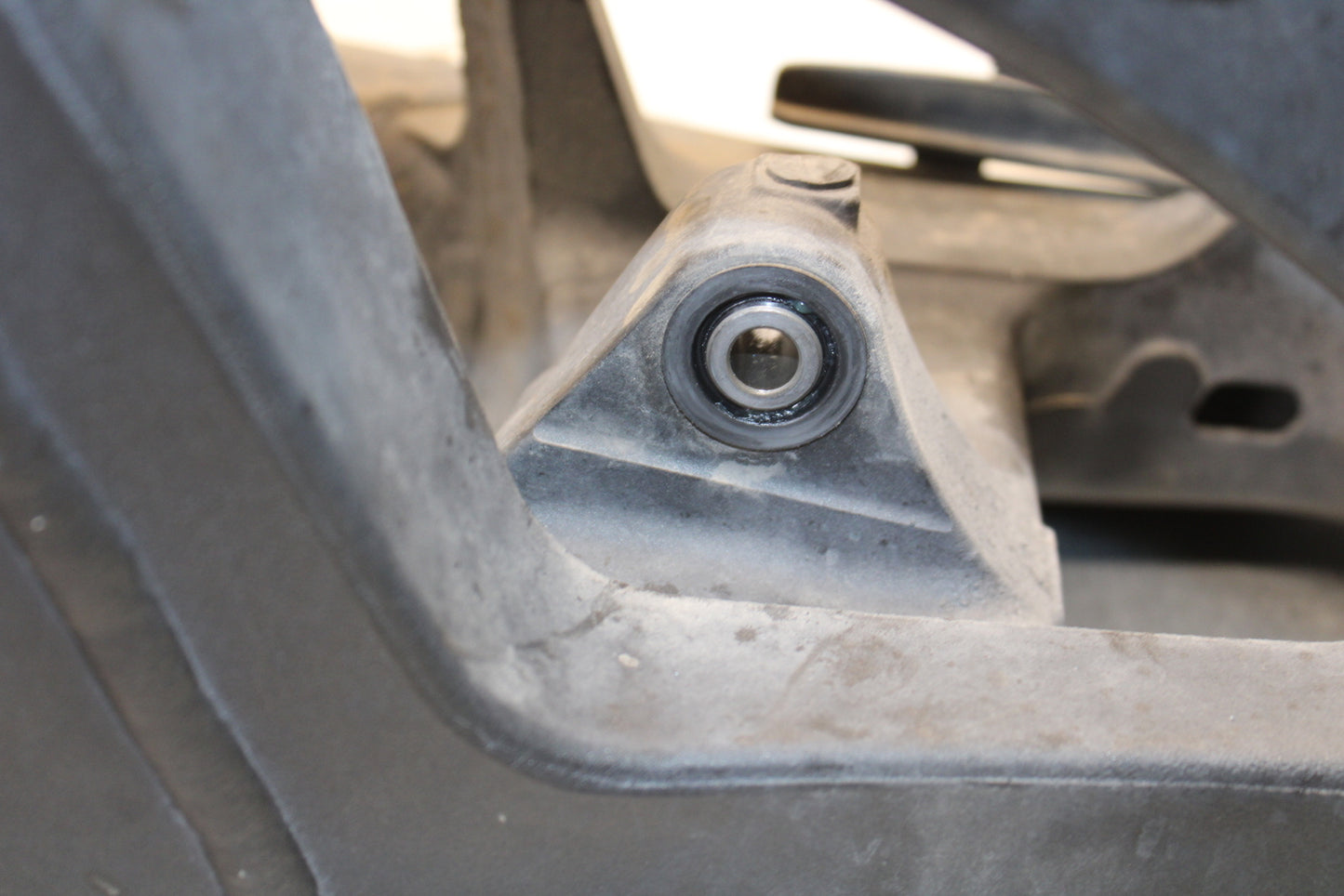 16 KAWASAKI NINJA ZX10R REAR SWINGARM BACK SUSPENSION 33001-0648 BB650