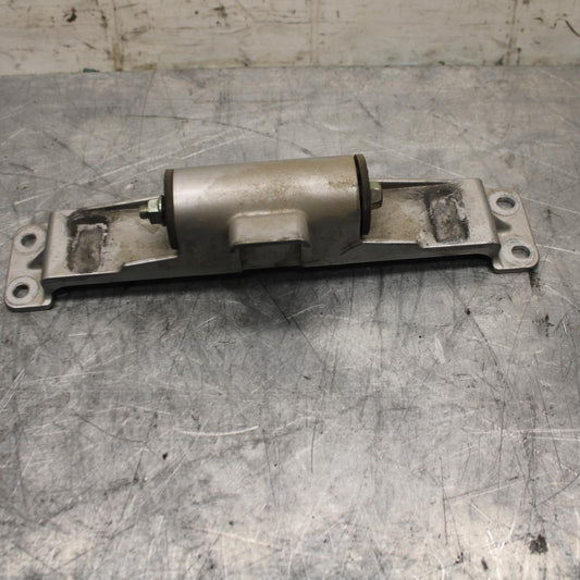 18 YAMAHA YZF R1  GAS TANK FUEL CELL PETROL RESERVOIR BRACKET MOUNT BB473