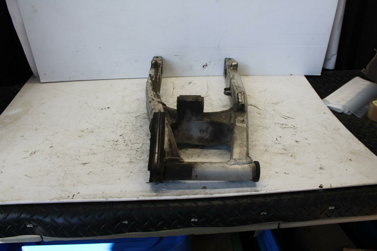 99-02 SUZUKI SV650S REAR SWINGARM BACK SUSPENSION SWING ARM BB299