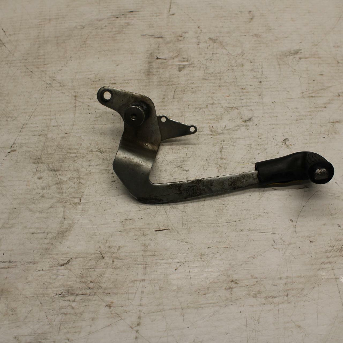 09 YAMAHA FZ6 RIGHT REARSET BRAKE FOOT PEDAL BB295