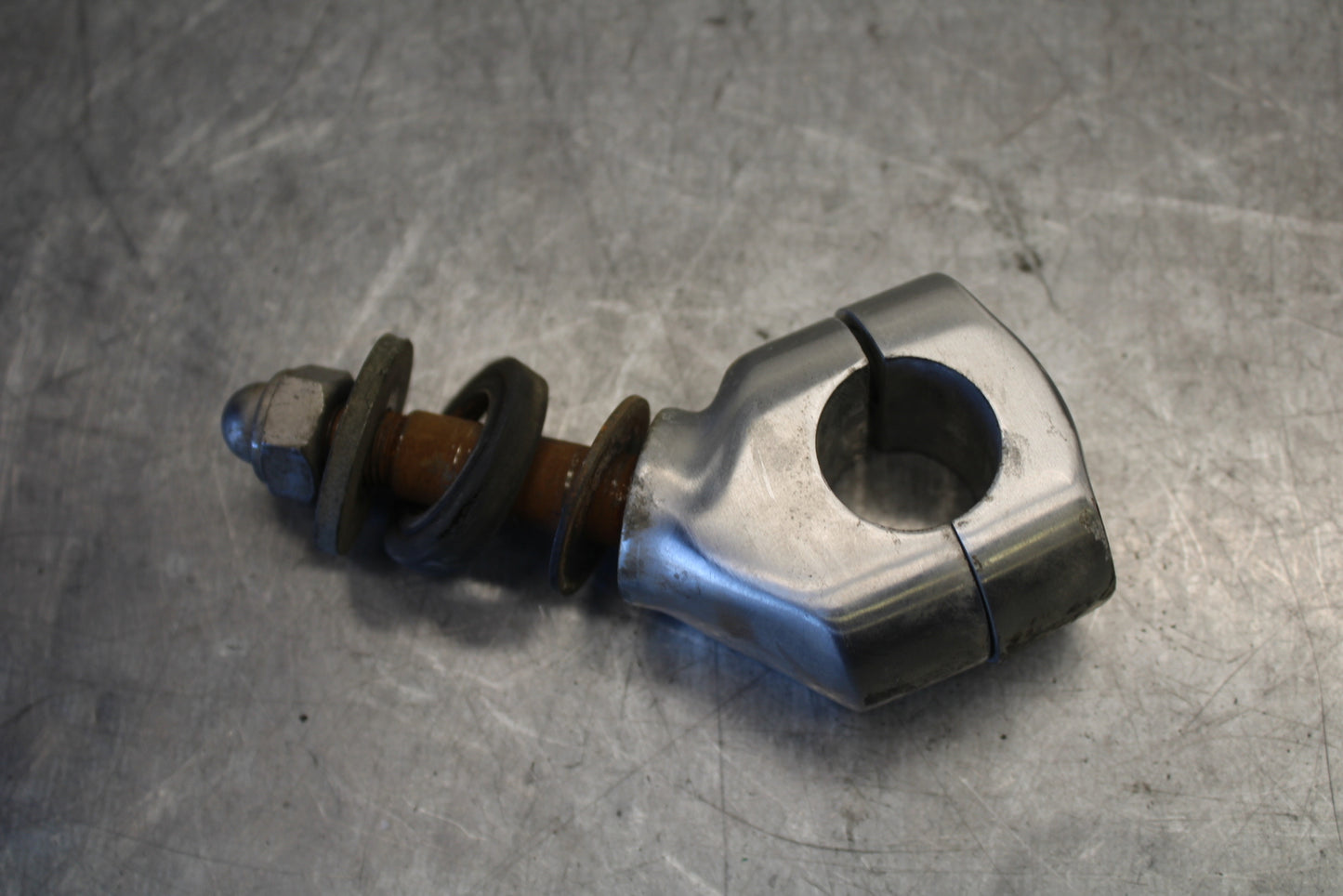 05-06 YAMAHA ROYAL STAR HANDLEBAR RISERS BB697