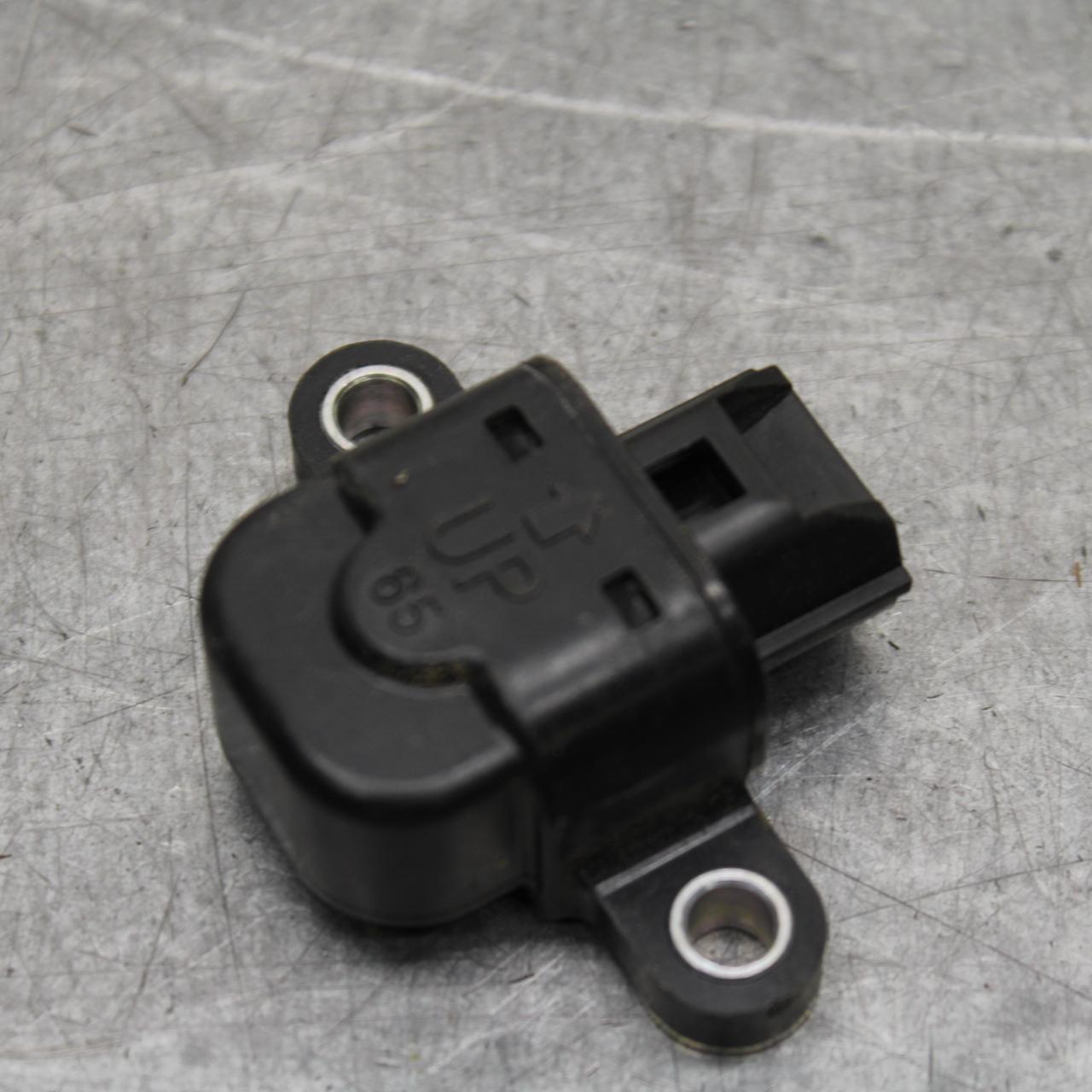 21 KAWASAKI NINJA ZX6R TIP OVER BANK ANGLE CRASH SENSOR SWITCH  21176-0026 BB647