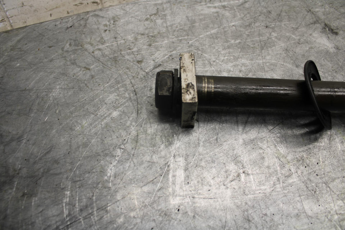 1999 Yamaha YZF R1 REAR AXLE BACK WHEEL RIM PIVOT BOLT AXEL 4XV-25381-00-00 BB50