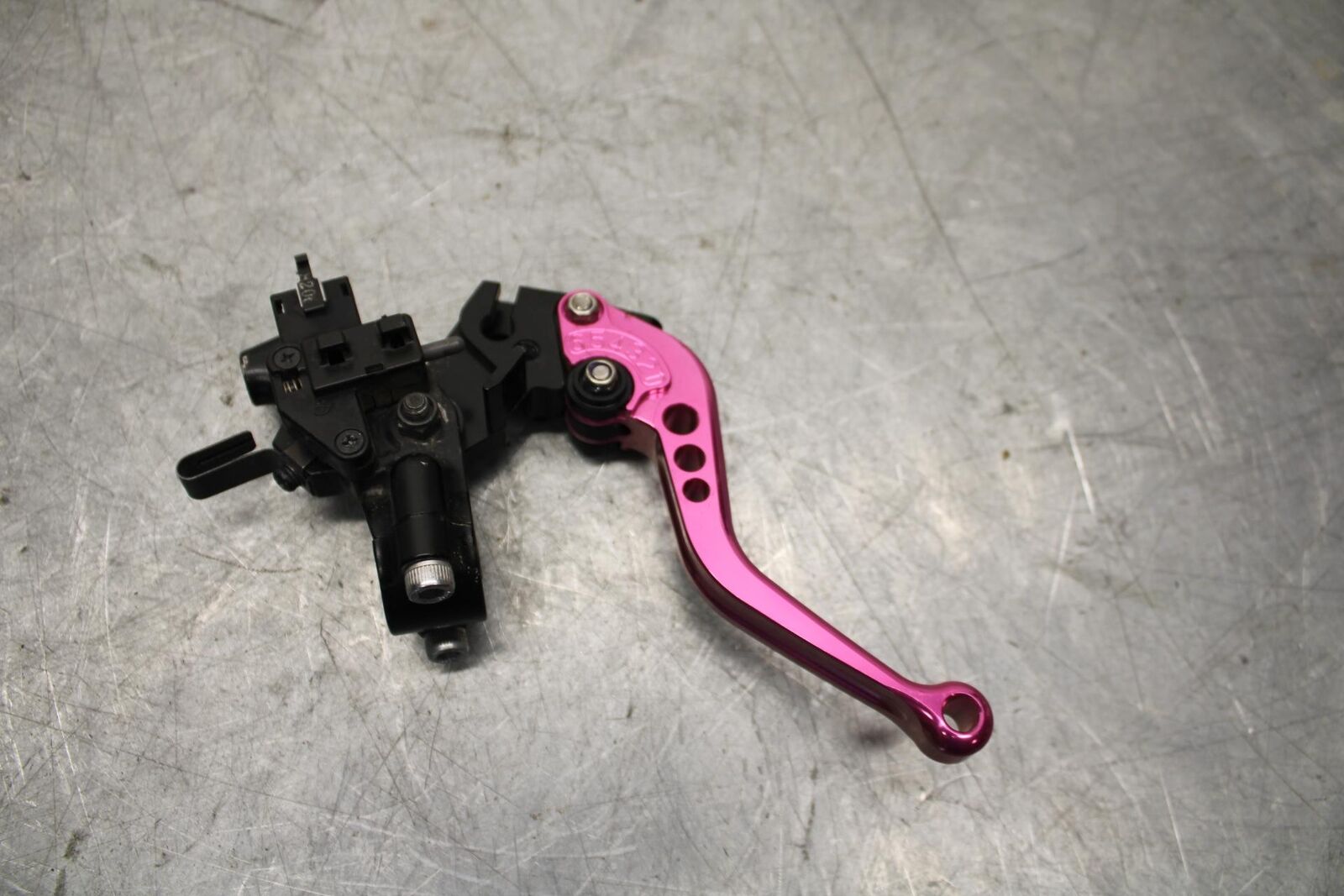 2008 Kawasaki Ninja ZX10R ZX1000E CLUTCH PERCH MOUNT WITH LEVER  BB524