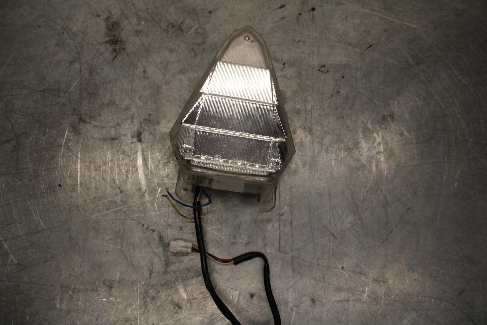 08-16 YAMAHA YZF R6 AFTERMARKET REAR TAIL TAILLIGHT BACK BRAKE LIGHT BB443
