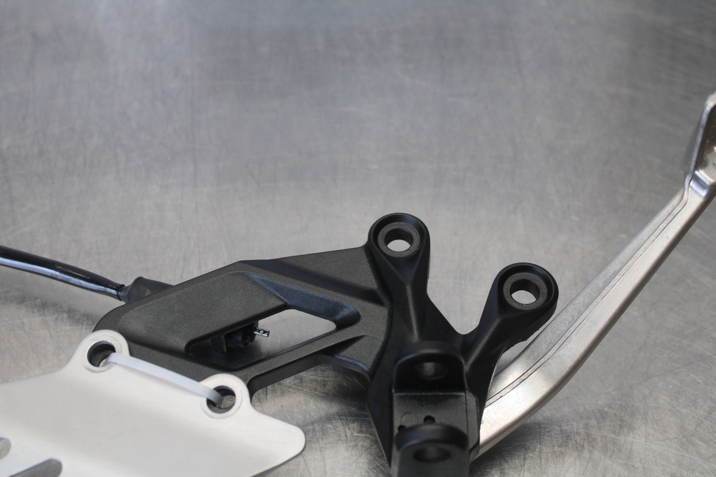 23-24 KAWASAKI NINJA ZX14R RIGHT REARSET REAR SET DRIVER FOOT PEG STOP BB169