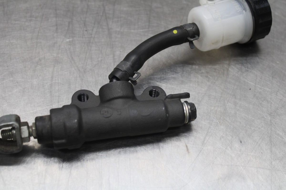 23 KAWASAKI Z900RS REAR BACK BRAKE MASTER CYLINDER W RESERVOIR BB935
