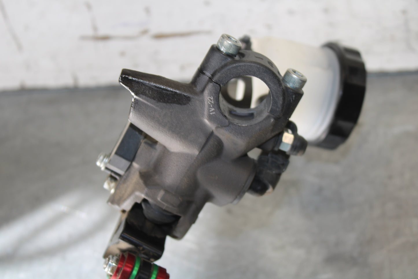 19-23 KAWASAKI NINJA ZX6R FRONT BRAKE MASTER CYLINDER w/ LEVER BB701