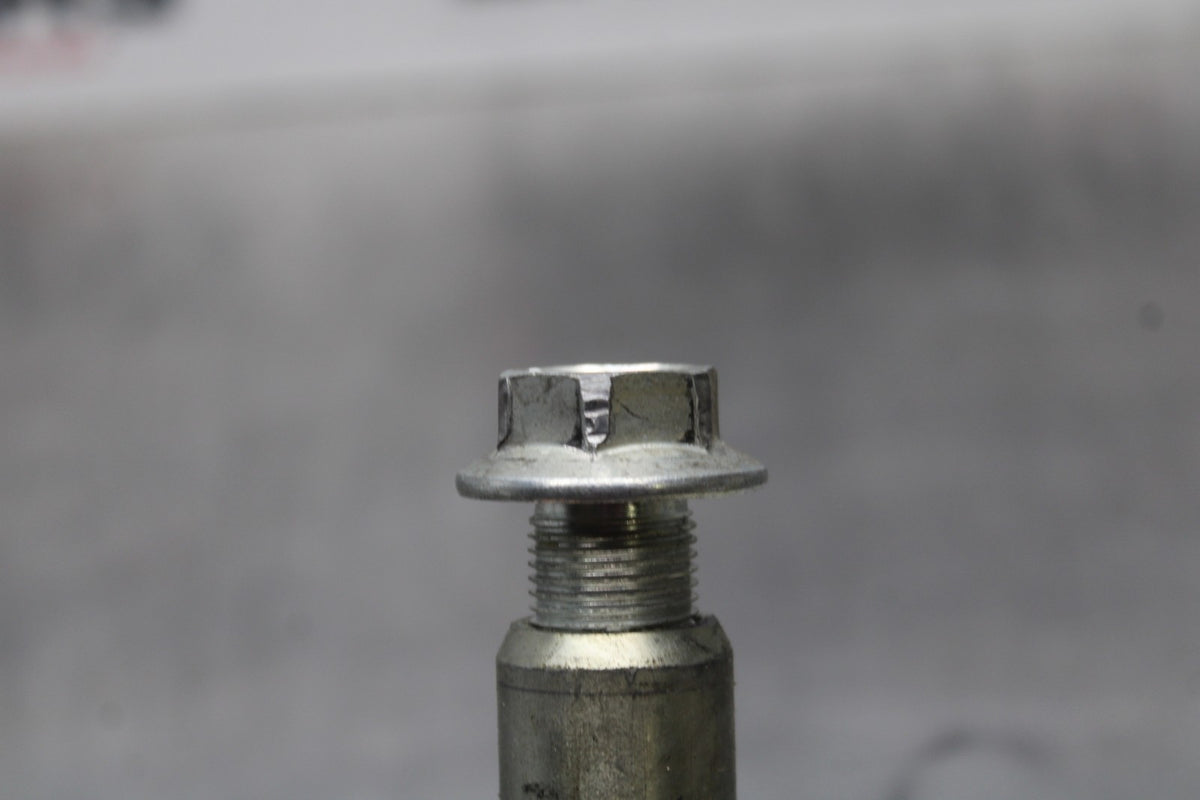 08-10 SUZUKI GSXR 600 FRONT WHEEL RIM AXLE PIVOT BOLT BB202