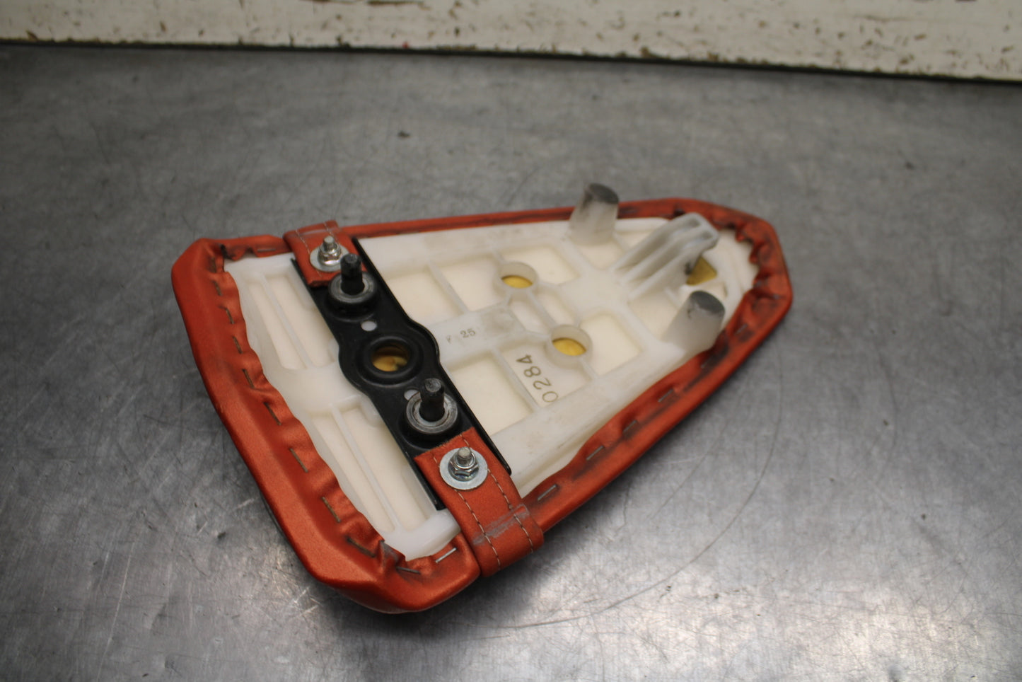 12-13 KAWASAKI Z1000 REAR BACK PASSENGER TANDEM SEAT PAD SADDLE PILLION BB743