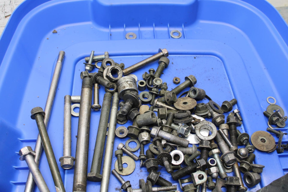 07-08 YAMAHA V STAR 1100 ENGINE MOUNTING BOLTS HARDWARE MOTOR SCREWS BB71