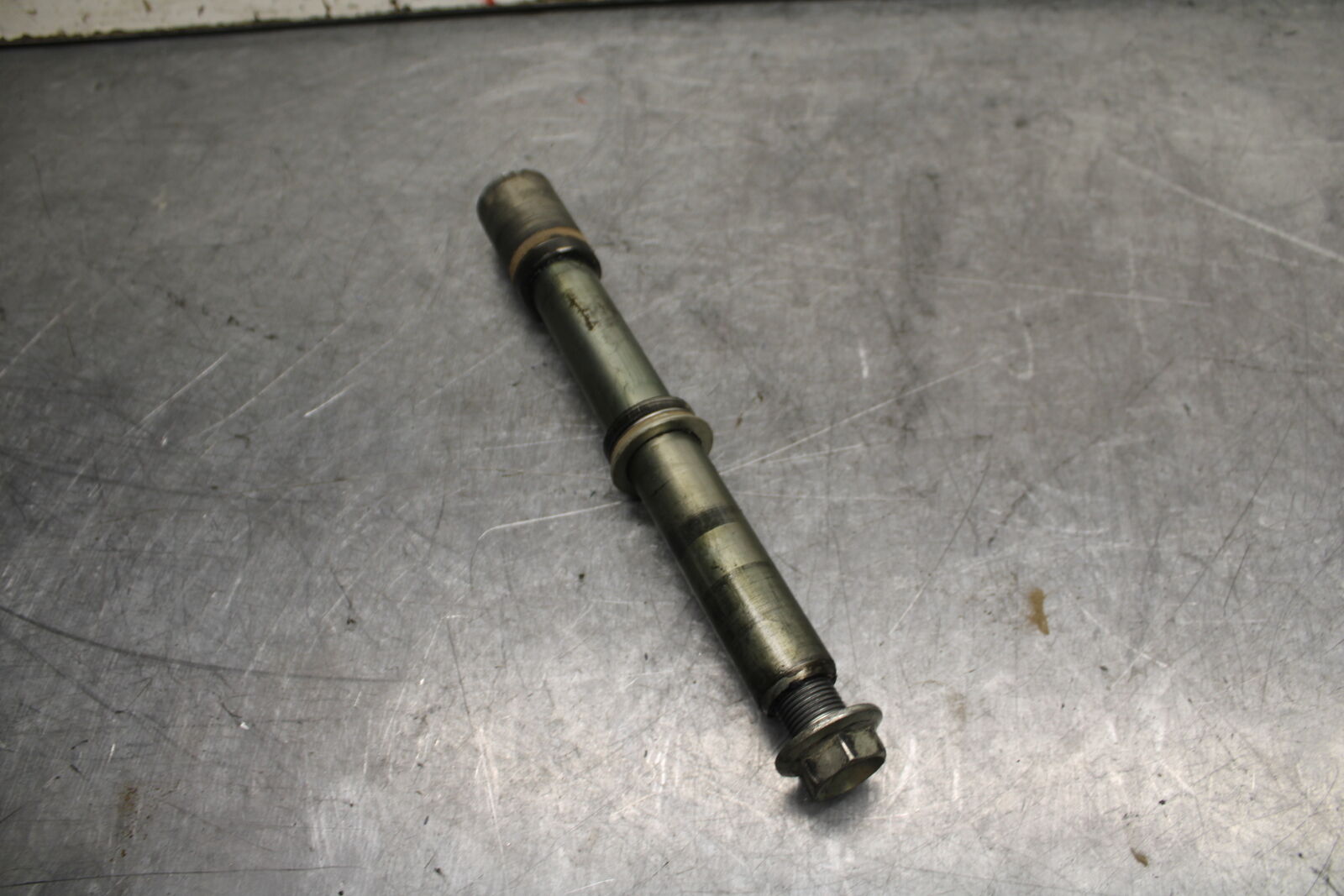 08-10 SUZUKI GSXR 600 FRONT WHEEL RIM AXLE PIVOT BOLT  BB721
