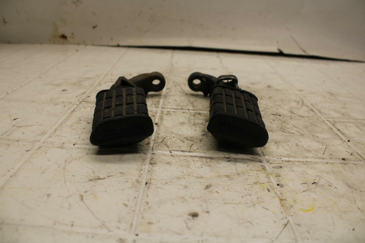 79-81 YAMAHA XS1100S FRONT FOOT RESTS PEGS STEPS SET PAIR BB401