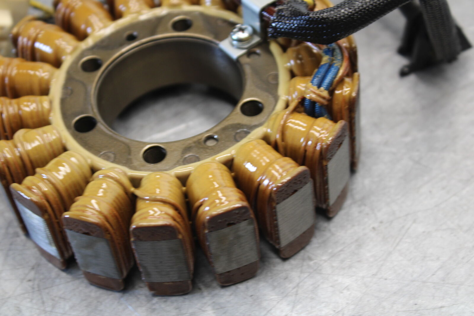 05-06 HONDA CBR600RR STATOR GENERATOR ALTERNATOR MAGNETO 31120-MEE-003 BB655