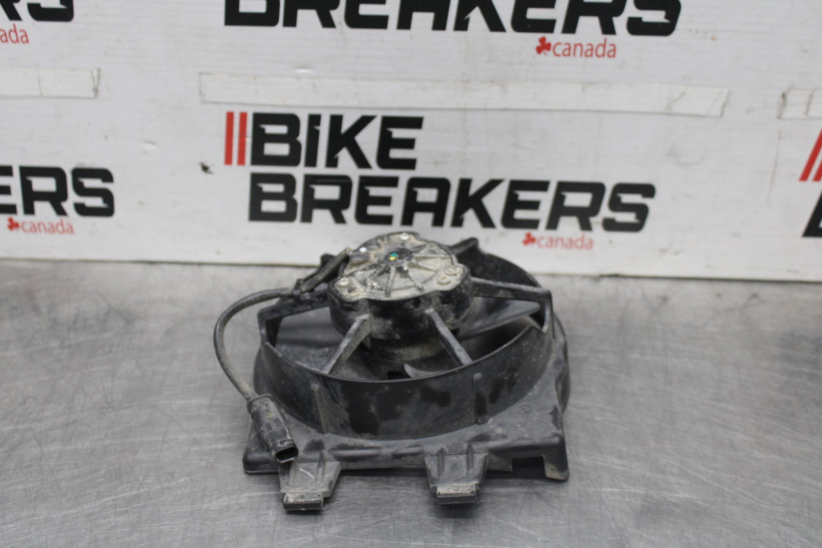 19 BMW F750GS ENGINE RADIATOR COOLING FAN BB938