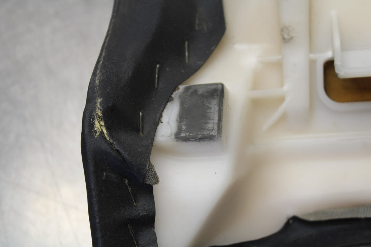 04-05 YAMAHA YZF R1 FRONT DRIVERS SEAT PAD SADDLE PILLION BB173