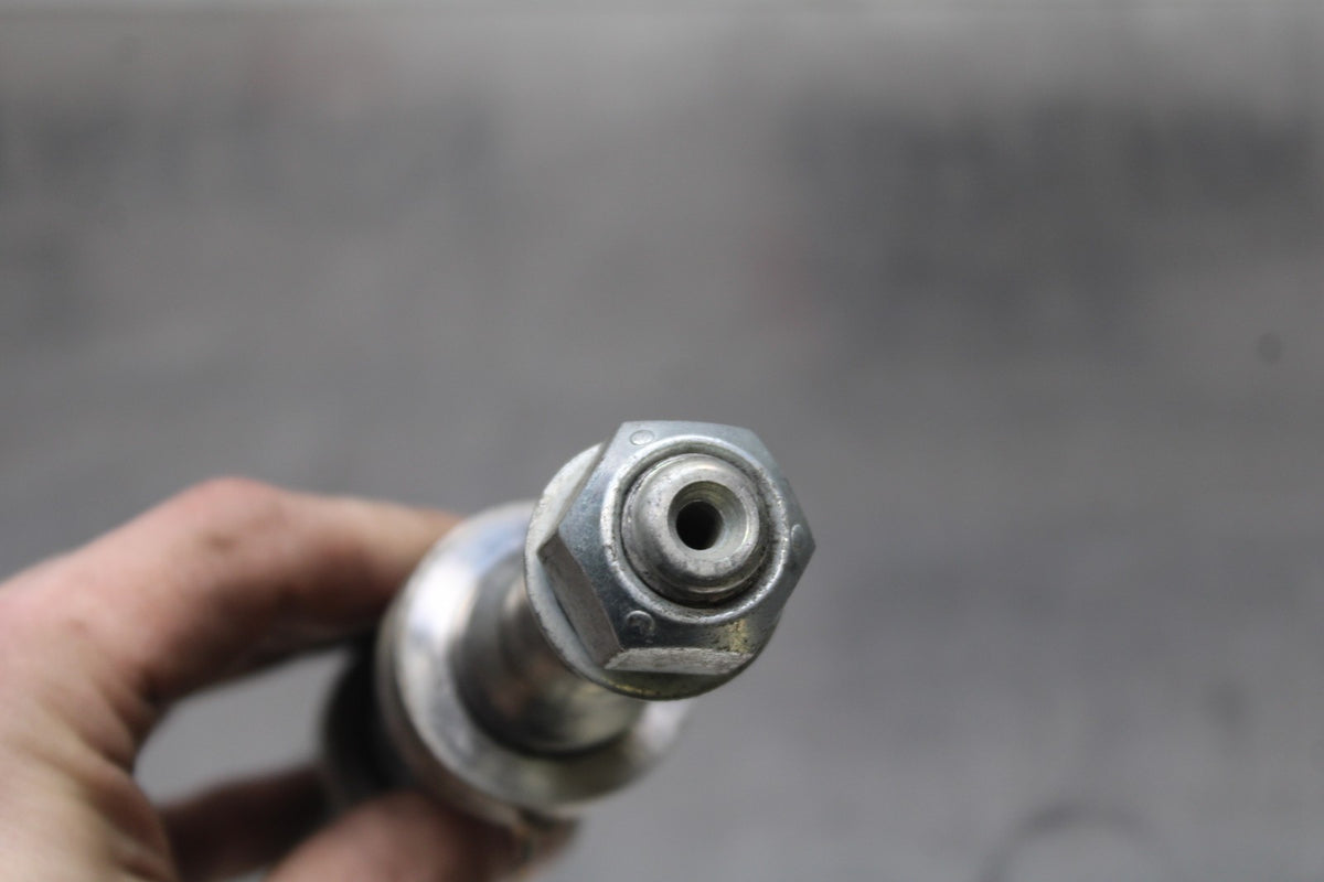 09 HARLEY-DAVIDSON SPORTSTER 1200 CUSTOM XL1200C FRONT WHEEL AXLE BOLT BB776