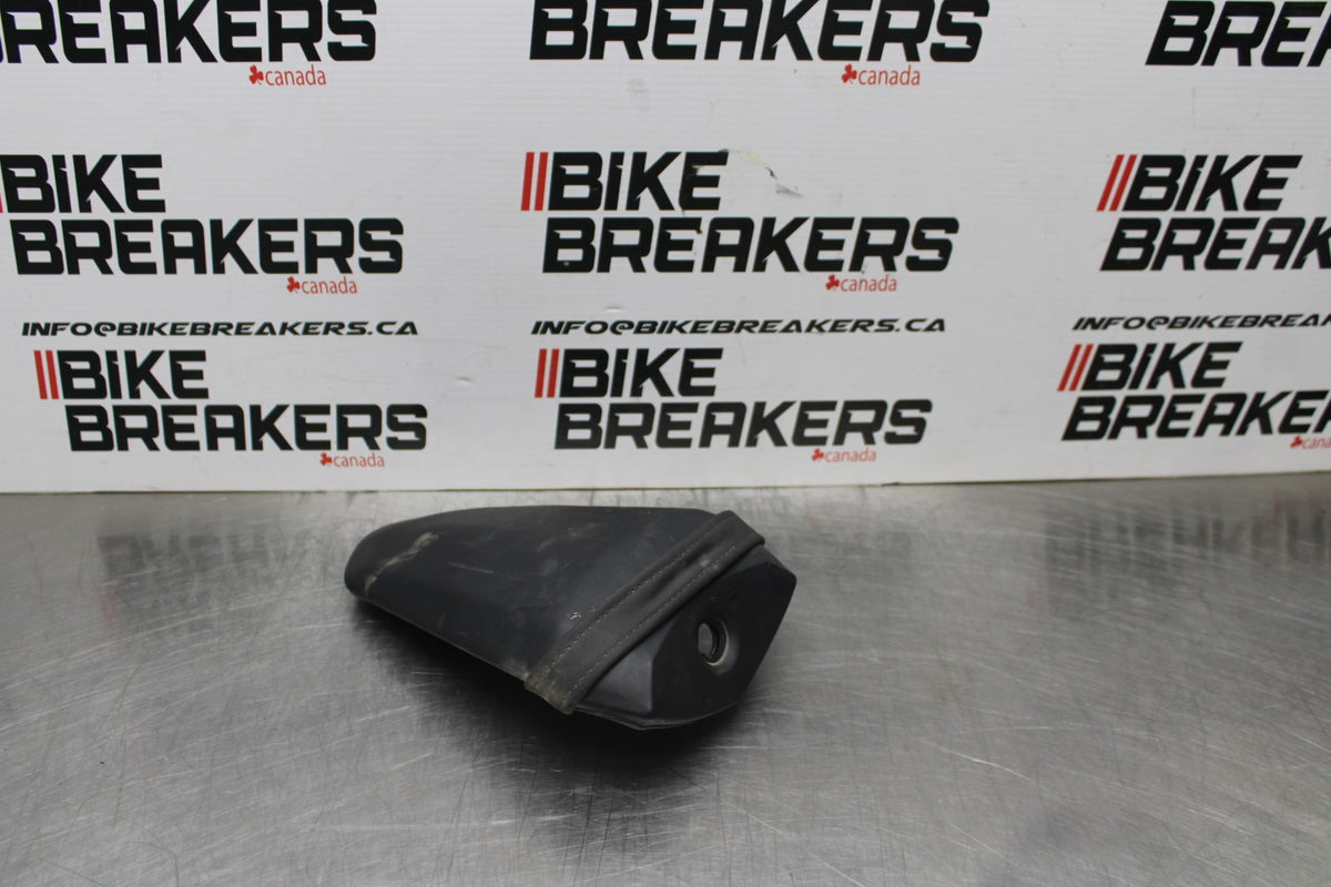 22-25 YAMAHA YZF R7 REAR BACK PASSENGER TANDEM SEAT PAD SADDLE PILLION BB850