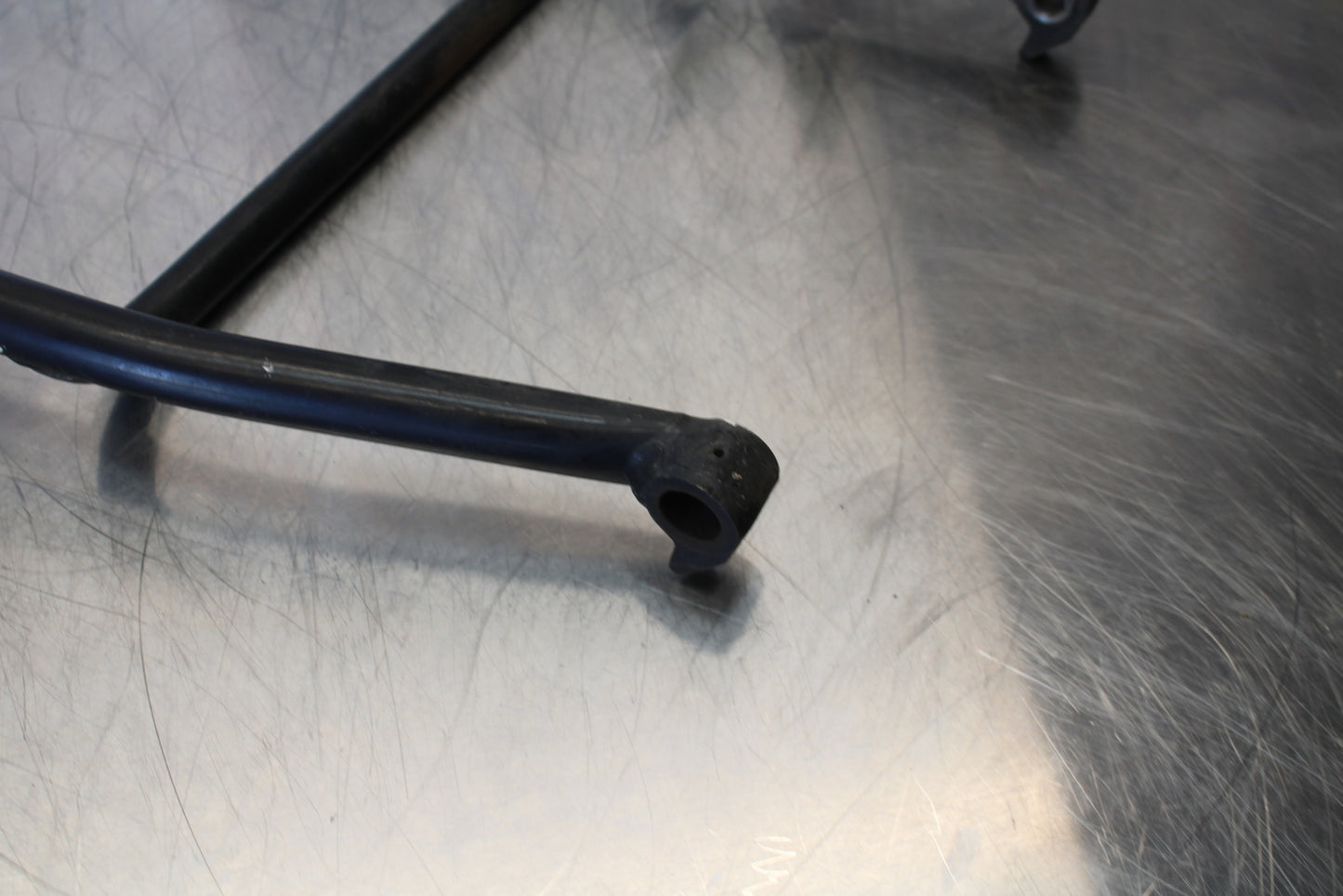 06-12 BMW F800ST CENTER MAIN STAND BB144